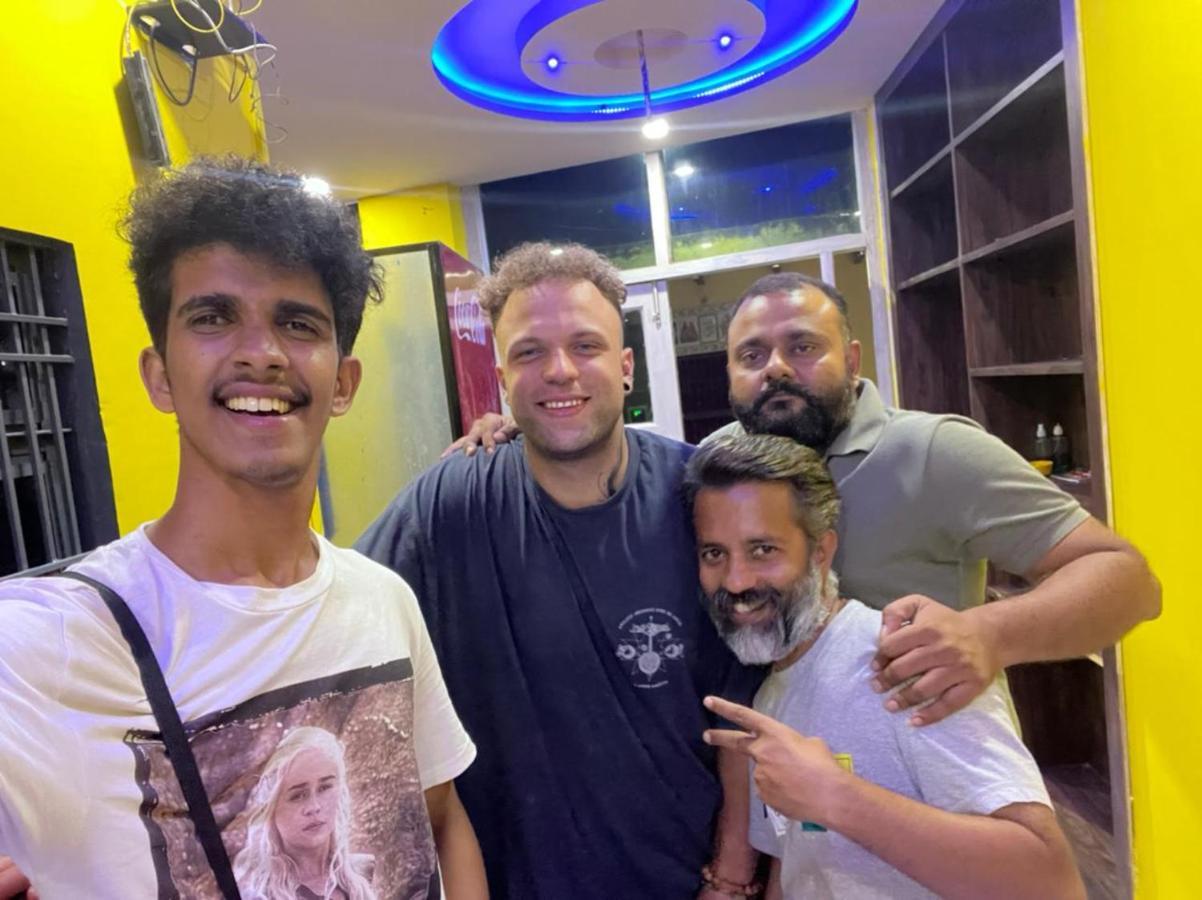 Big Brother Hostel Hotel Agra  Esterno foto