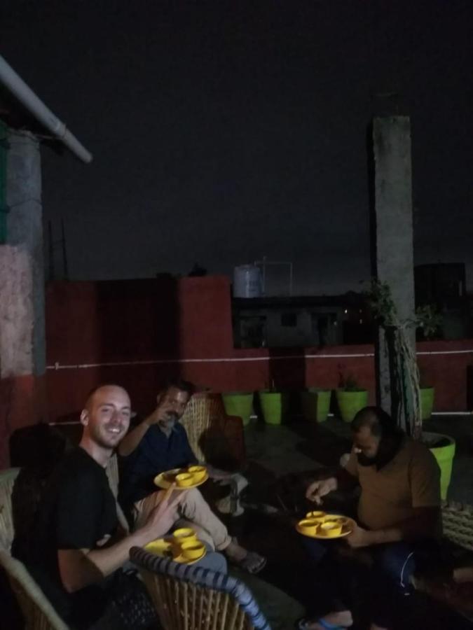 Big Brother Hostel Hotel Agra  Esterno foto
