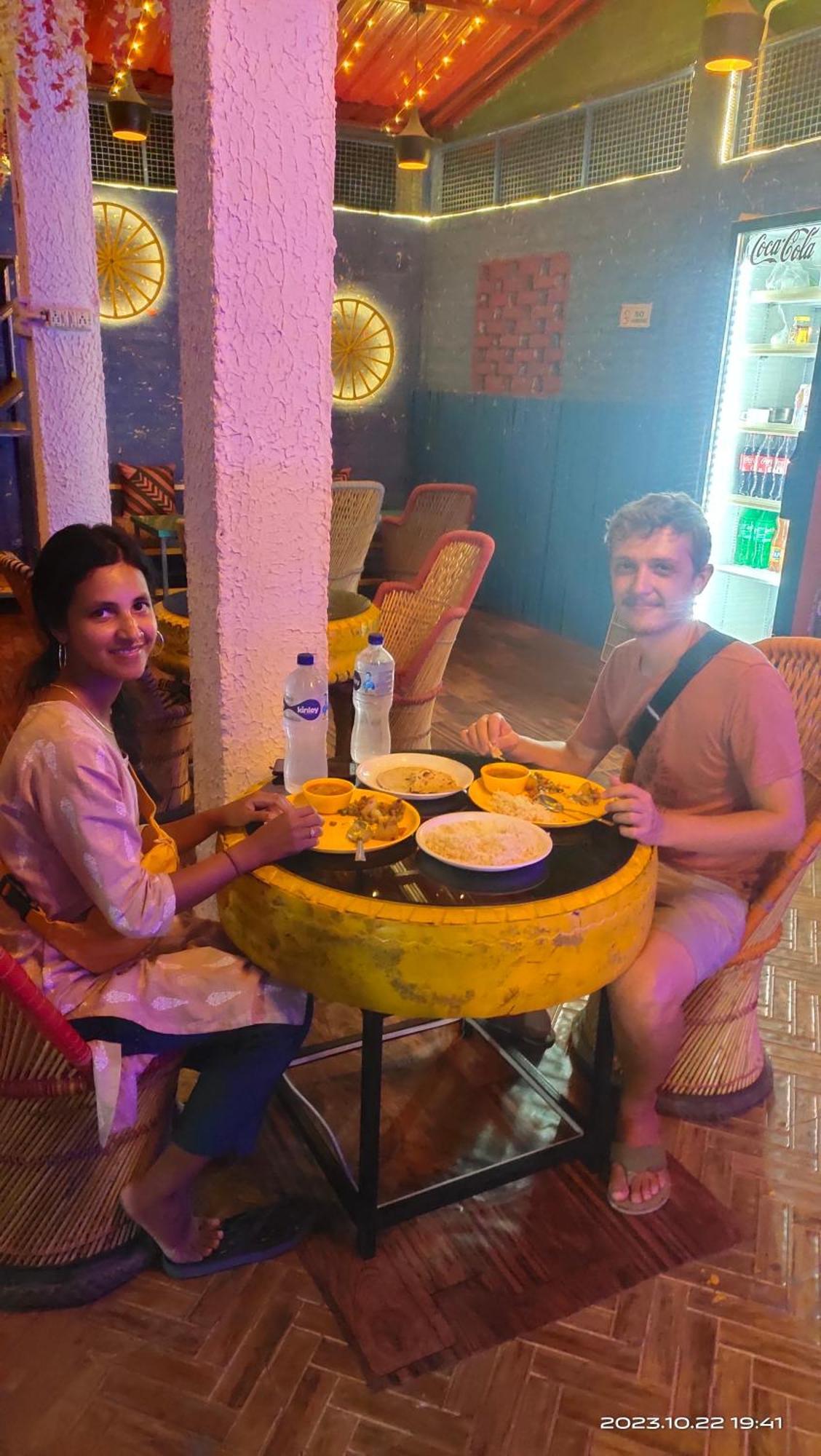 Big Brother Hostel Hotel Agra  Esterno foto
