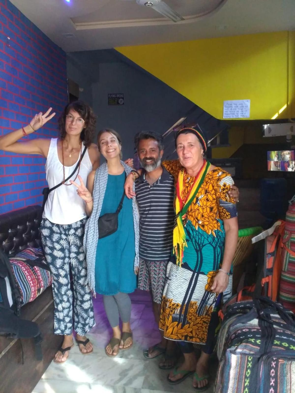 Big Brother Hostel Hotel Agra  Esterno foto