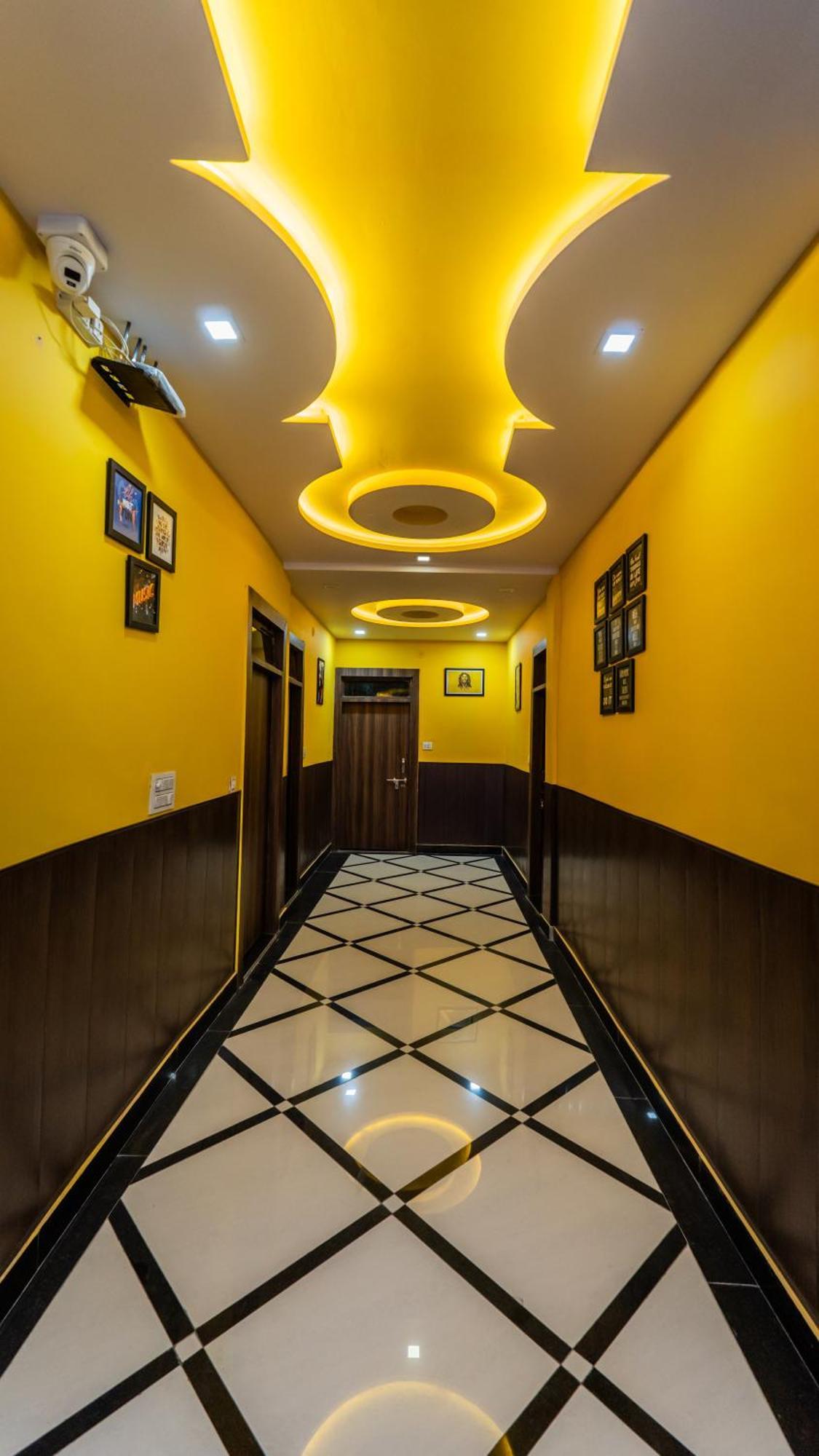 Big Brother Hostel Hotel Agra  Esterno foto