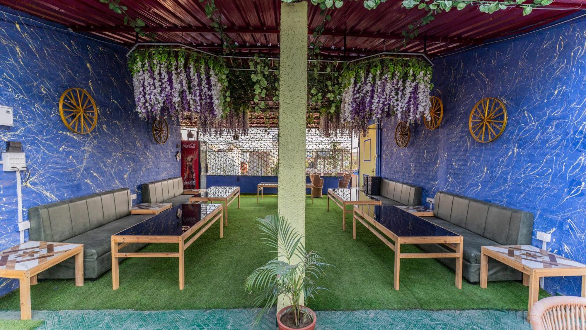 Big Brother Hostel Hotel Agra  Esterno foto
